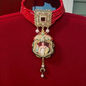 285 Victorian Royal Cameo Bee Choker Necklace