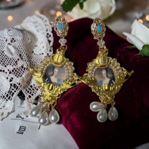 505 Marie Antoinette 3 Pearl Cameo Crown Earrings Studs