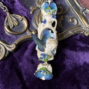 517 Roman Greek 3D Effect Statues Butterfly Brooch Pin