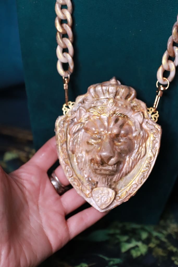 529 Baroque Unisex Huge Lion Head Chained Statement Necklace - Image 7