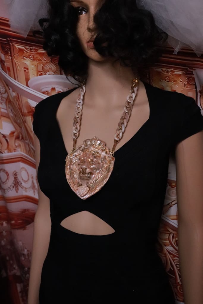 529 Baroque Unisex Huge Lion Head Chained Statement Necklace - Image 3