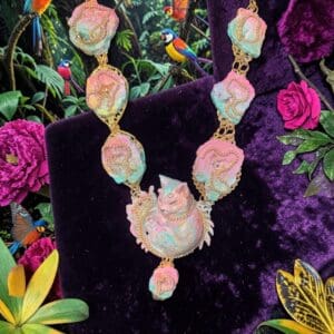 530 Whimsical Fantasy Cat Hand-painted Gemstones Pearl Necklace