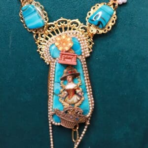 556 Victorian Style 3D Effect Statement Necklace