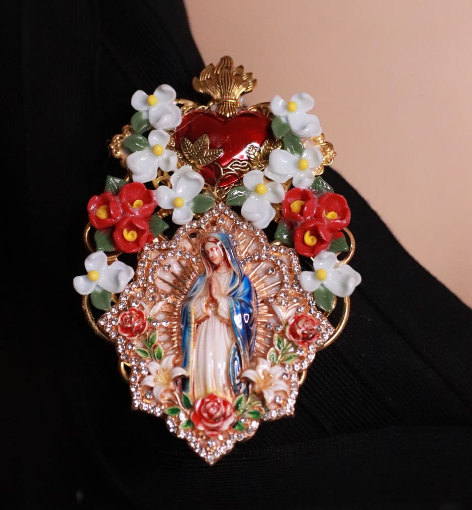 563 Virgin Mary 3D Effect Sacred Heart Brooch Pin - Image 2